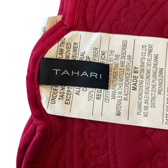 Tahari Medallion Burgundy Velvet Velour Placemats 16" Set of 4 Holiday NEW - Picture 6 of 7